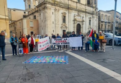 Caltanissetta, il Presidio donne per la pace manifesta sulle note di Boris Vian
